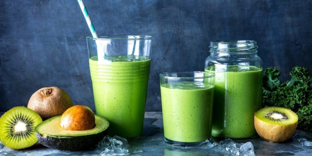 Try This Tasty Green Avocado-Spinach Smoothie In the Morning