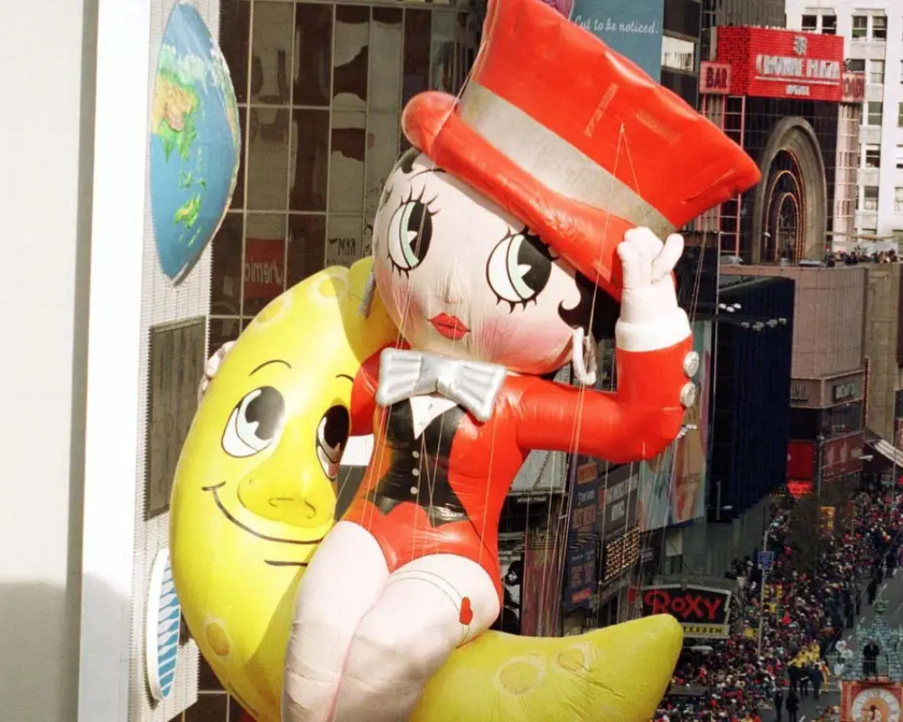 40+ Macy's Thanksgiving Day Parade Photos Through the Years