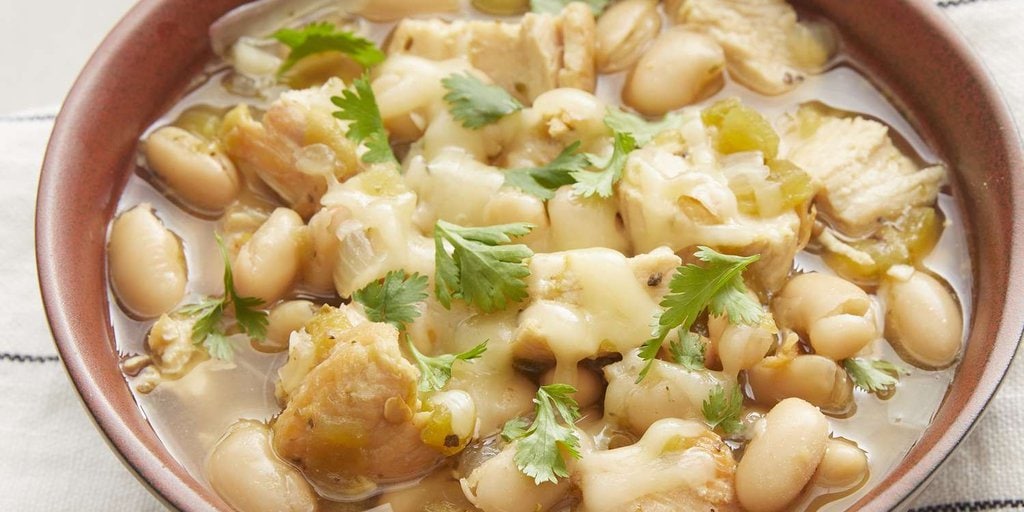 This Easy 5-Ingredient White Chicken Chili Makes Great Leftovers